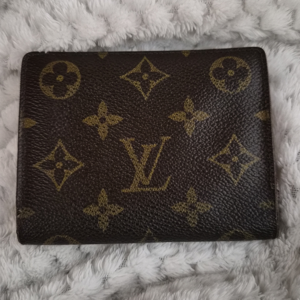 Louis Vuitton Monogram Bi Fold Leather Wallet